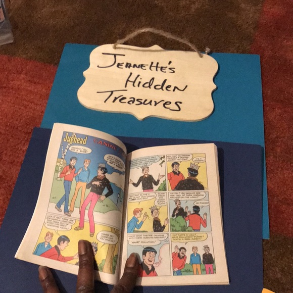 Archie & Chomp Reading Books - Picture 2 of 5